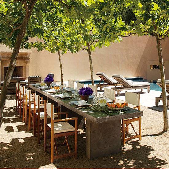 letná výzdoba záhradná párty betónový jedálenský stôl záhradný stromček