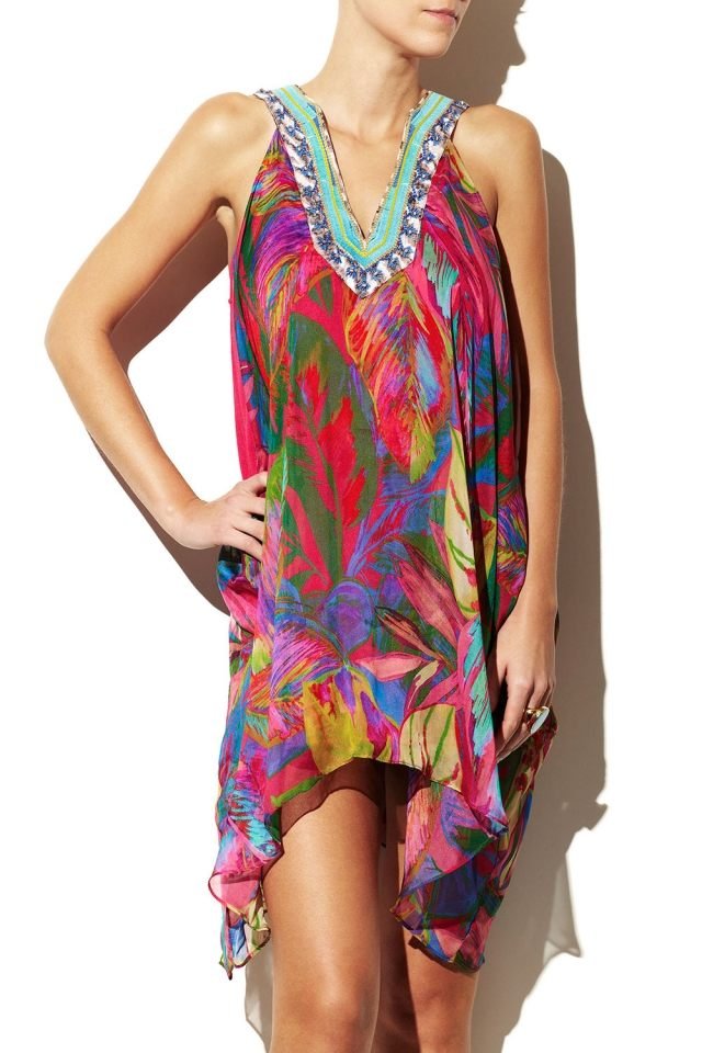 Oblečte si cez rifle tropickú tuniku farebná-tunika-príklad-tropické-farby-vzor