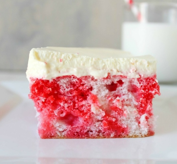 Krém na koláč z čerešňových pokeweed červených šťavnatých