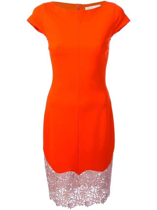 štýlová blúzka-šaty-časť-po kolená-krikľavá červená Stella-McCartney-čipkovaný detail štýlové-blúzkové-šaty-dámske-rozdelené-po kolená-Stella-McCartney-ramenná výstuž-čipka