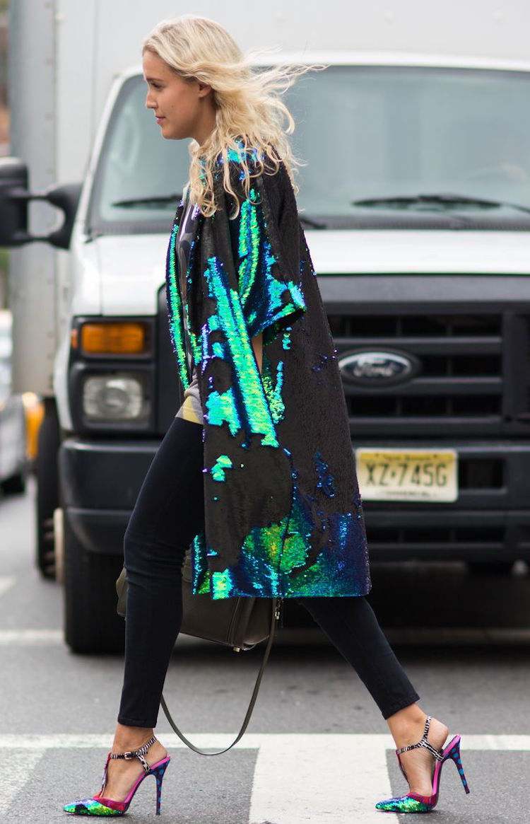 letné outfity-ženy-horúce trendy-80. roky-móda