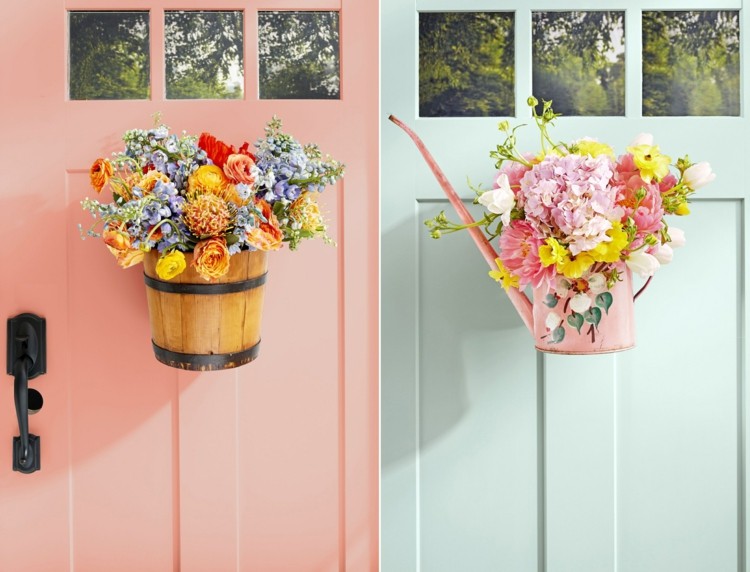 Ozdobte predné dvere alternatívami k vencu na dvere - nápad pomocou vaničky a kanvy