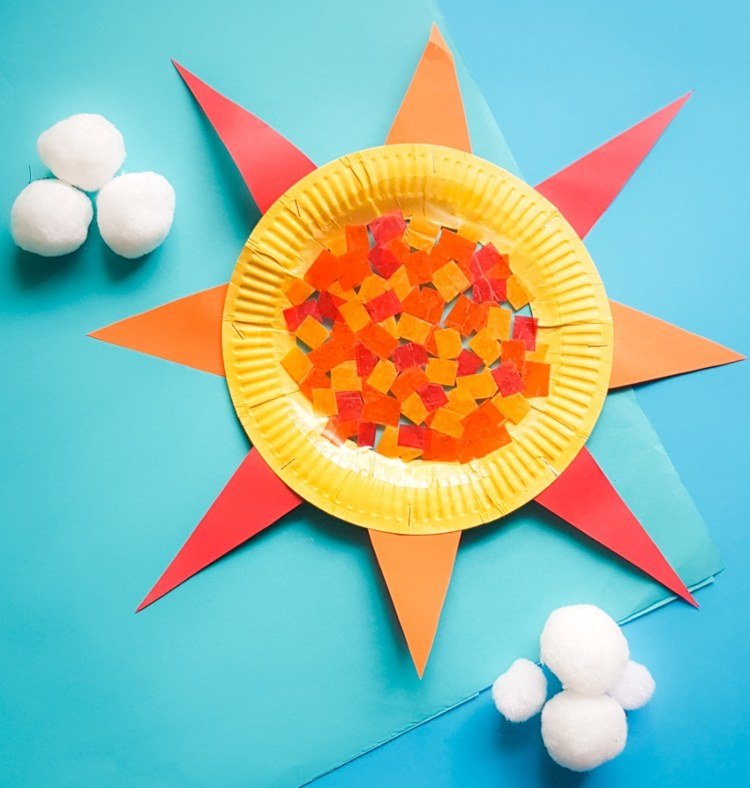 Vykonajte ručné práce na letnom slnku z papierových tanierov sami