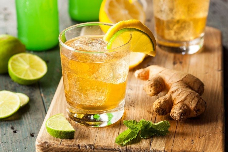 Letný spritzer Ginger Ale nealkoholické letné koktaily
