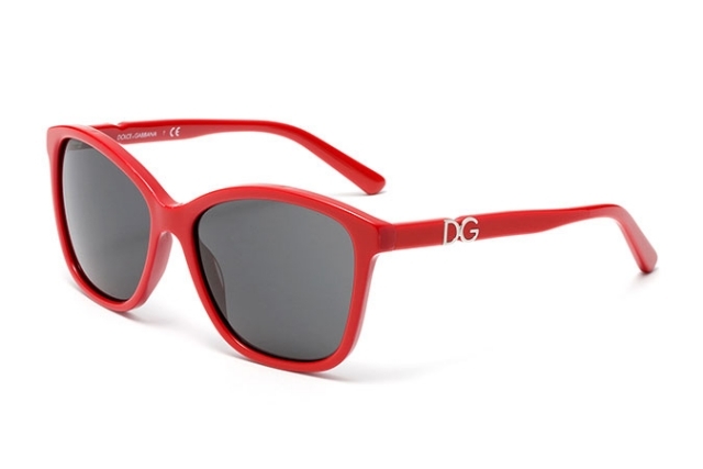 slnečné okuliare s matným, červeným a štvorcovým rámom