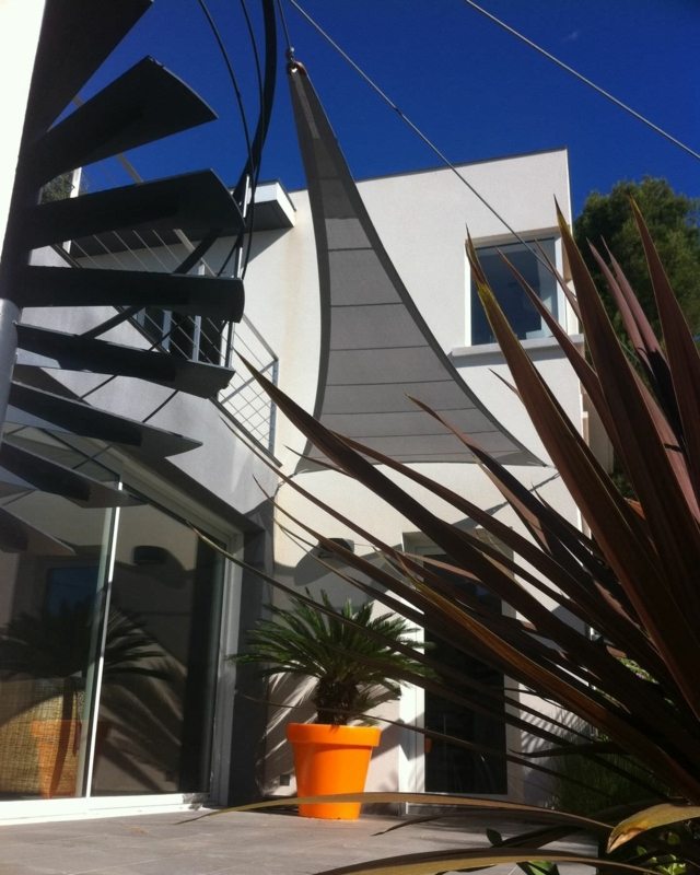 Shade Sail Nápady na dizajn slnečných tienidiel Čierny vchod do domu