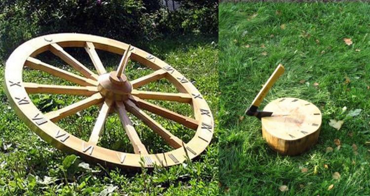 kreatívne nápady na slnečné hodiny ako záhradné dekorácie slnečné hodiny-záhradná-stavba-drevo-sekera-trávnik-drevené koleso