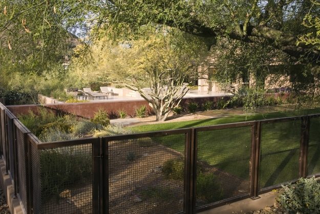 Záhradné nápady dizajn bezpečnostného plotu pre domáce zvieratá