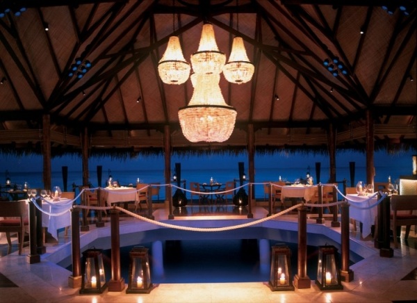 Hotelová reštaurácia krytý bazén krištáľový luster Dizajn kryštálového lustra hotelovej reštaurácie