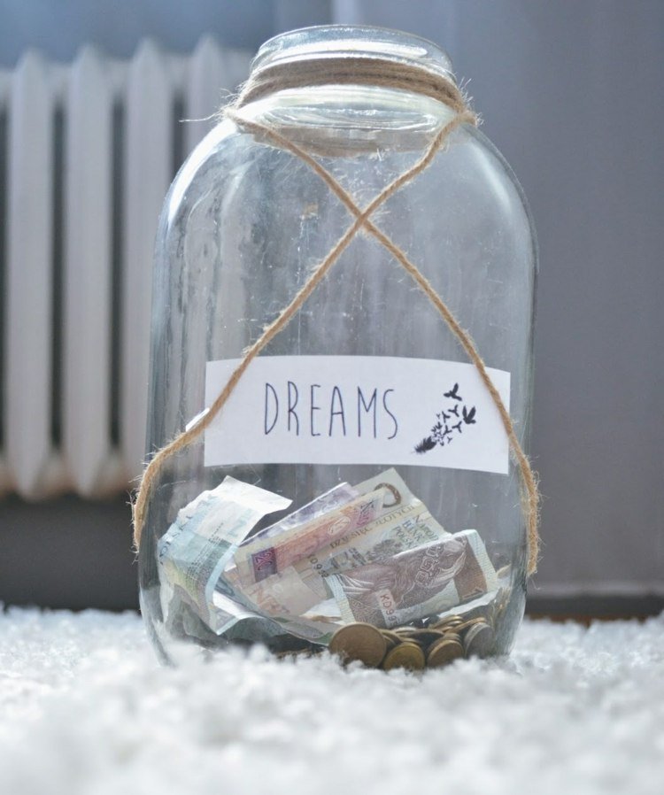 pokladnička-bankovka-bankovky-dospelí