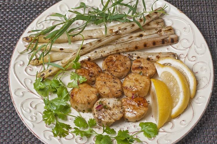 tipy na grilovanie z bielej špargle mušle