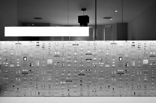 zaujímavá oceľová dekorácia v mestskom byte