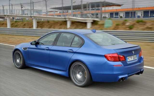 modrá ľavá strana nové auto modrá ľavá strana