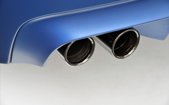 športové výfukové potrubie BMW-M5-veľa doplnkov