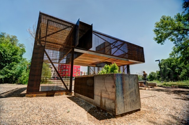 Dielňa-trieda-s-barmi-proti vandalizmu