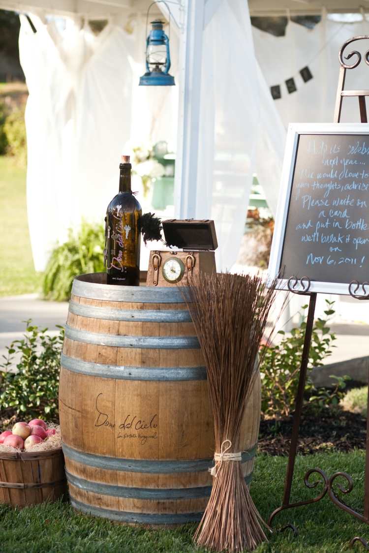 záhradný stojací stôl-drevený sud-dekorácia