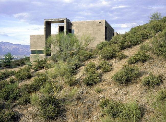 ibarra rosano design architects betónový dom na svahu v Arizone ibarra rosano design architects garcia concrete house arizona