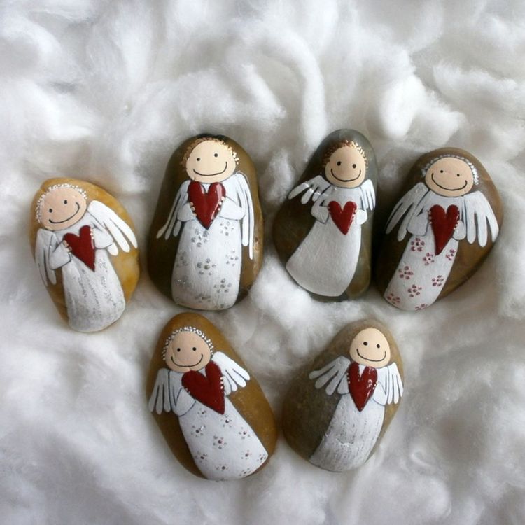 Maľujte kamene. Nakreslite figúrky anjelov sami