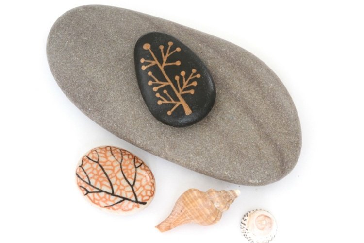 maľba kamienkov konáre motívy jesenná škrupina stromu