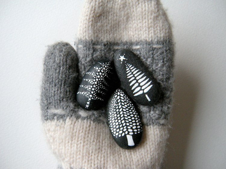 jedľa zimný motív vzor čiernobiely