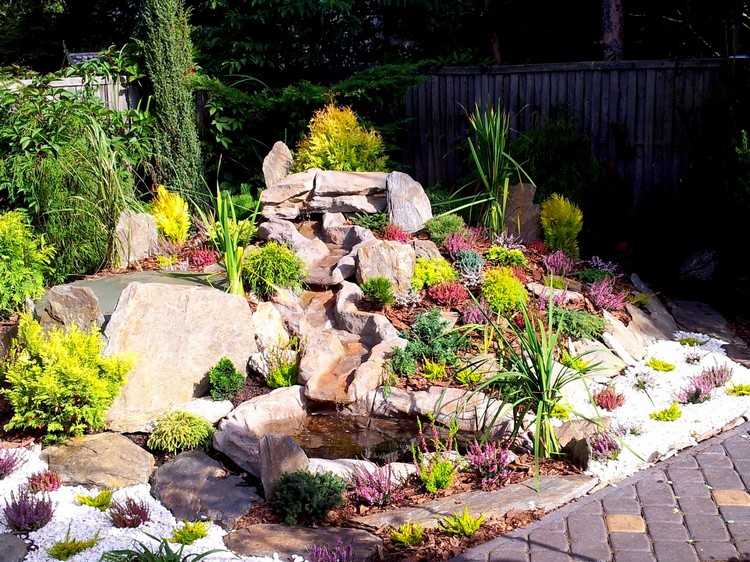 skalka-záhrada-vytvorte-malé-jazierko-kopec-kameňov