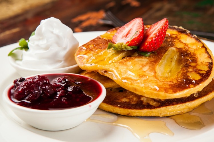 doba kamenná-diéta-recepty-vajíčkový koláč-raňajky-jahodový džem