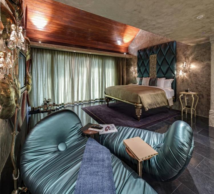 štýlová baroková lesklá látková posteľ čelo postele perlový lesk