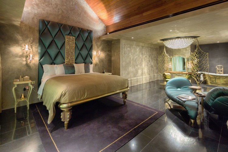 nápady v barokovom gotickom štýle na zariadenie luxusného bočného stolíka