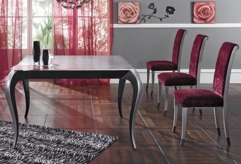 zariadenie taliansko od pregno tmavočervené