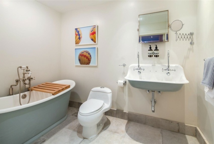 Kúpeľňa s retro-štýlom-podlaha z prírodného kameňa