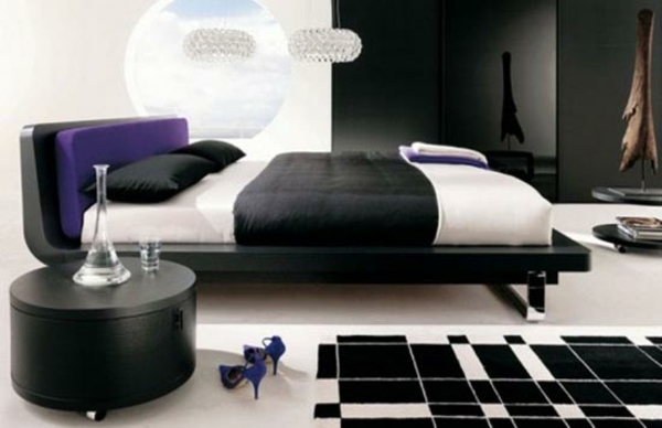 purpurové akcenty-gotická spálňa