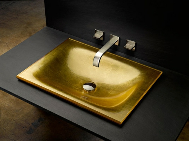 Lesklý drez zlaté farebné sklo fínsky kúpeľňový nábytok