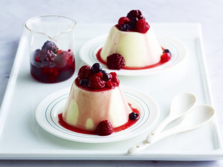 metabolizmus-recepty-zdravé stravovanie-dezert-panna-cotta-bobule