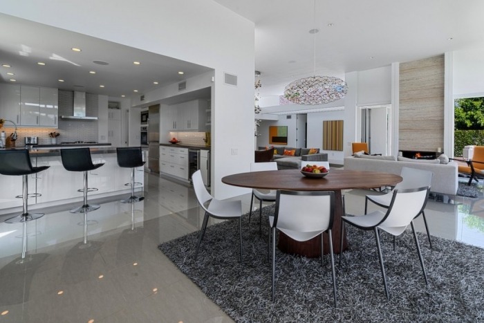 open-room-design-white-as-room-color-jedálenský kút-priestor na varenie