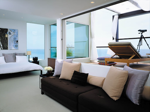 moderná výzdoba obývačky - plážový dom v Kalifornii