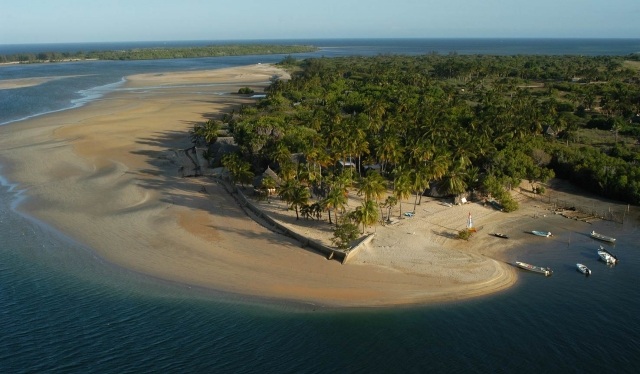 Letecká fotografia - piesočný záliv Manda, ostrov Manda manda-bay-air-photo-ostrov-destinácia