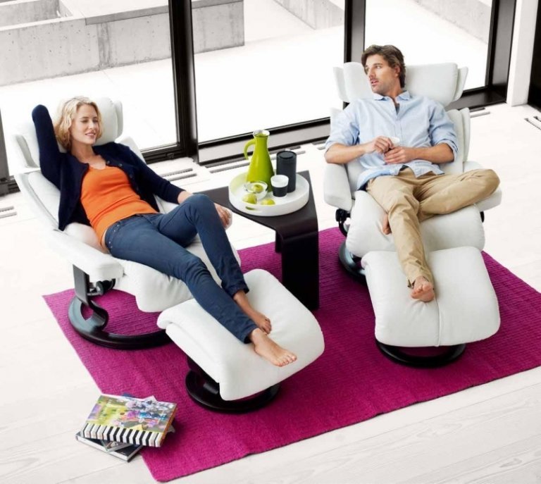 Kreslo-bezstresový-otočný-zmenšený-tvar-súčasný-škandinávsky-dizajn-posuvný systém