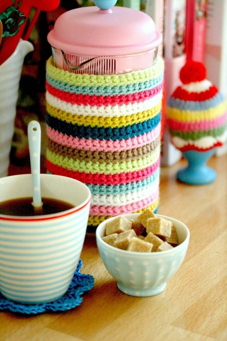 nápady na pletenie-škatuľka-zdobenie-prúžkov-ovinutie šnúrkou