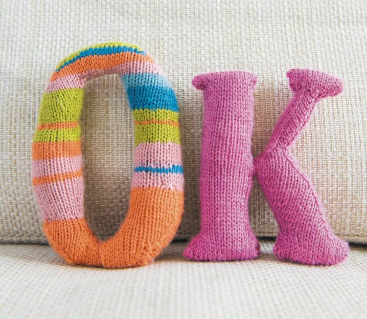 nápady na pletenie-písmená-abeceda-deti-hračky