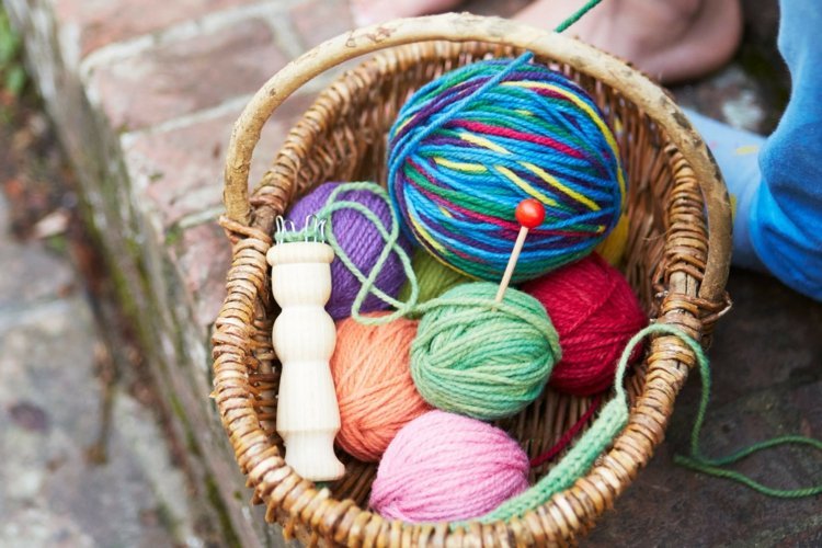 nápady na pletenie rúna návod-užitočná-vlna-košík-pletacie ihlice