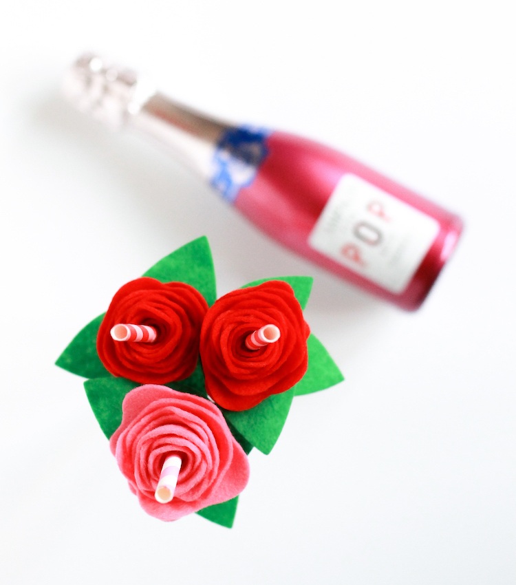 slamená dekorácia-drotár-párty-plsť-ružová-tkanina