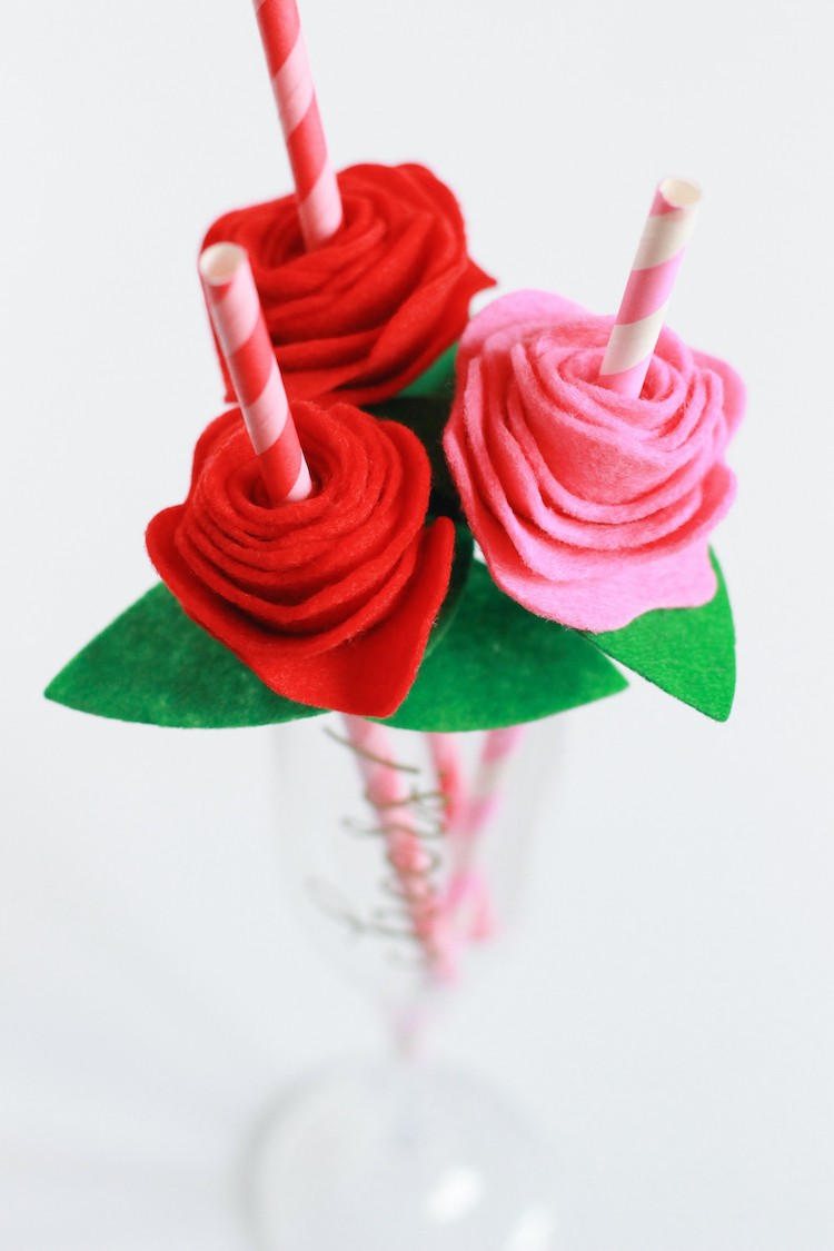 slamená dekorácia-drotár-párty-plsť-ruže-urob si sám