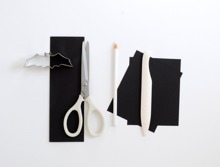 slamená dekorácia-drotárska párty-halloween-čierno-biely balón