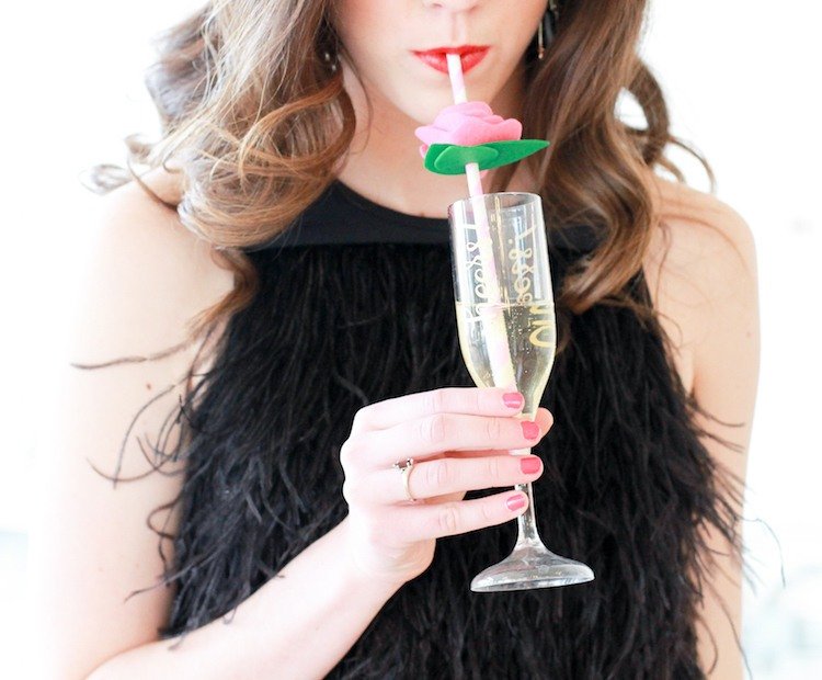 Slamená dekorácia -tinker-party-šampanské-pohár-ruža-plsť