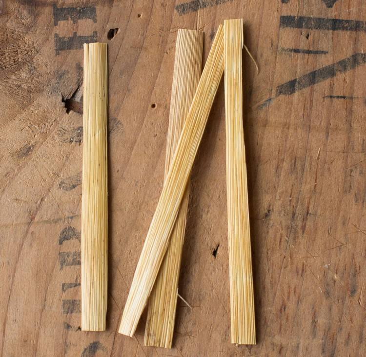 slamené hviezdy-drotár-materiál-slamený-plochý