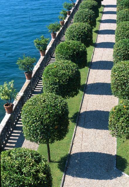 zemegule stromy taliansky vidiek formálna záhrada