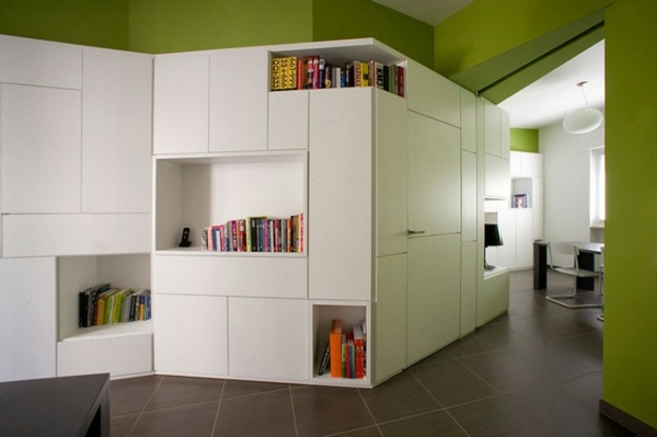 biela-moderná-nástenná polica-kancelária-interiérová dekorácia