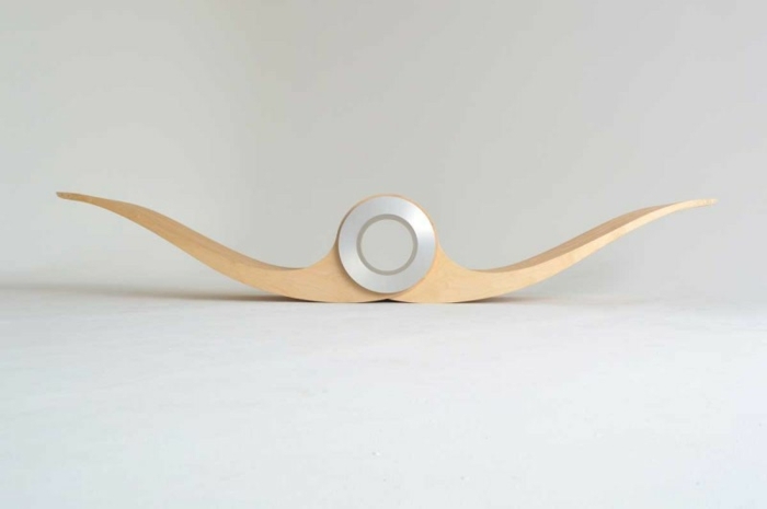 stolička dizajn exocet tvar valca rozprestreté drevo