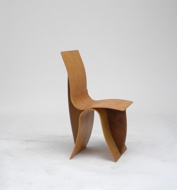 Futuristická drevená stolička 100 stoličiek za 100 dní Martino Gamper