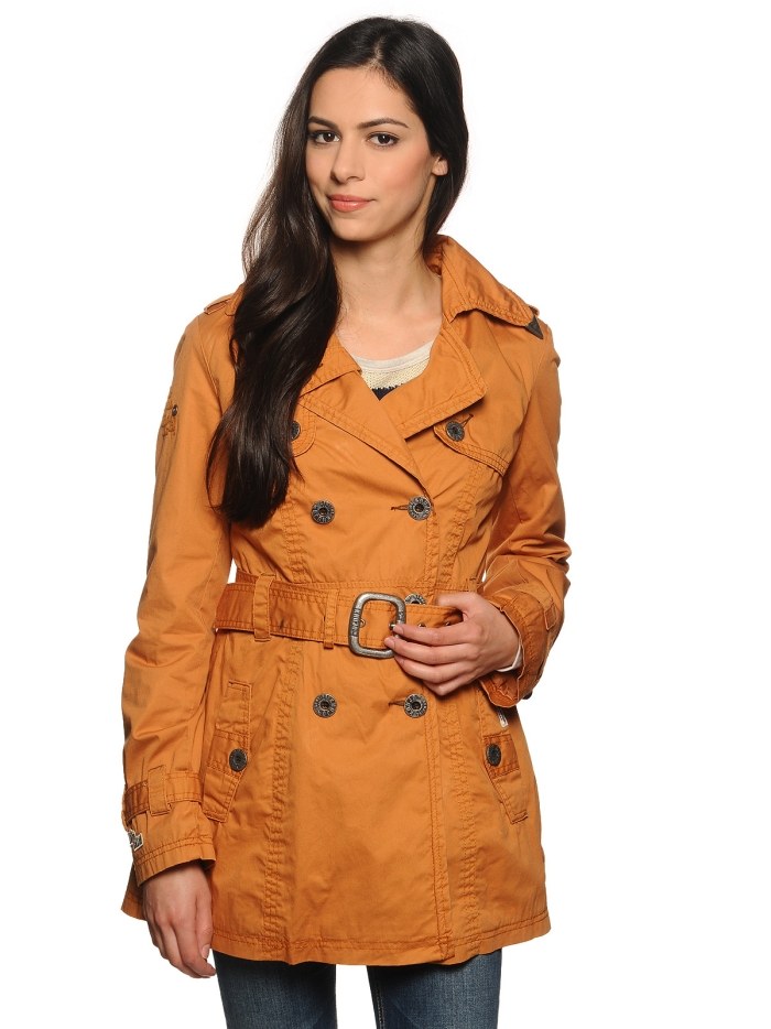 Bavlnený krátky kabát od Khujo v oranžovo-trendovom a mierne na mieru širokom zapínacom golieri Khujo-krátky kabát-tmavo-oranžový-trendy-mierne ušitý na mieru-bavlna-široký-zapínací golier